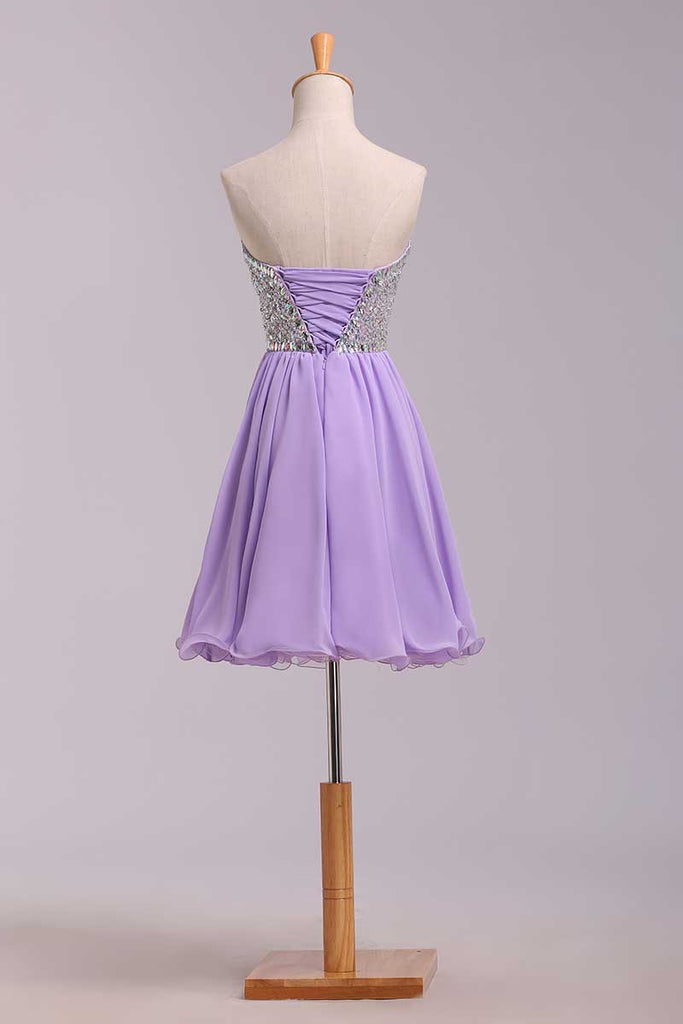 2024 Robes de bal A-ligne court / mini chérie en mousseline de soie avec des perles de couleur lilas