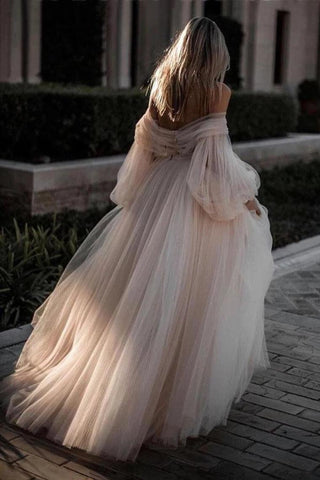 Princesse longues manches bouffantes sur les robes de mariée en tulle à l&#39;épaule, robes de mariée à la plage