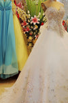 2022 Robes de mariée sweetheart luxueuses et élégantes avec des perles et appliques