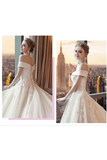 Superbes robes de mariée de train de cathédrale de dentelle d&#39;épaule, robes de mariée princesse