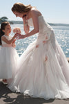 Unique Wedding Dress bretelles sirène à volants corsage avec des fleurs et des perles faites à la main
