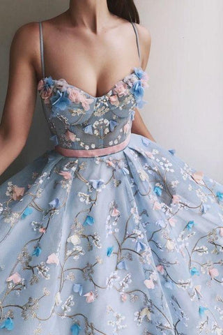 Bretelles spaghetti longues élégantes robes de princesse étonnante de bal robes de la mode