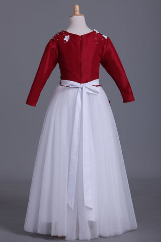 2024 Bicolor robes de demoiselle manches courtes Scoop A-ligne Satin &amp; Tulle