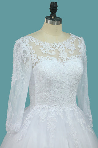2022 A Line Tulle Bateau manches 3/4 robes de mariée avec train de balayage Applique