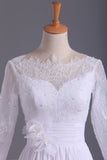 2024 Bateau à manches 3/4 une ligne robes de mariée en mousseline de soie avec des perles et fleurs à la main