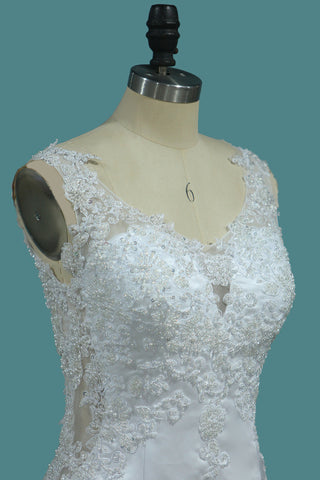 2024 sirène robes de mariée en satin col V avec perles et appliques