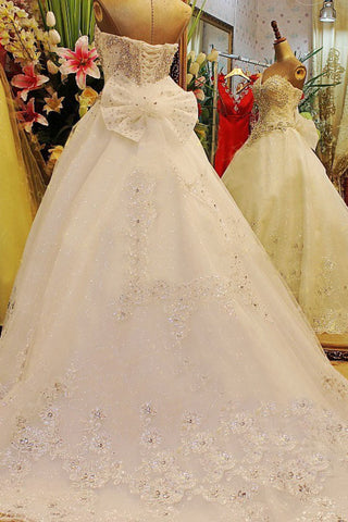 2024 Robes de mariée sweetheart luxueuses et élégantes avec des perles et appliques