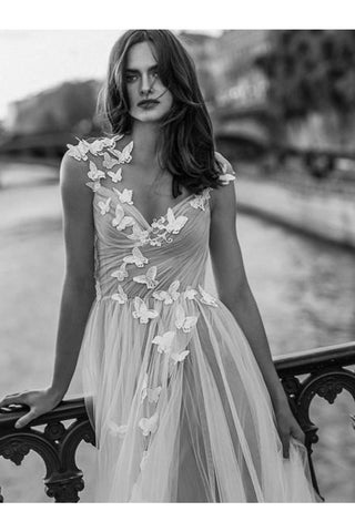 Élégante une ligne de robes de mariée en tulle avec une robe de bal papillon chérie