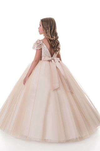 2022 Ball Gown Flower Girl Dresses Scoop manches courtes Tulle With Applique