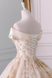 Robe de bal Tulle Robes de mariée sur l&#39;épaule Appliques Perles Train chapelle
