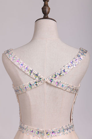 2024 corsage perlé V Neck Backless A / Princesse robe de bal avec Tulle Jupe