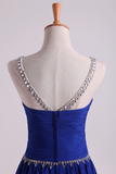 2024 Scoop robes de bal Une ligne plissés corsage en mousseline de soie avec des perles foncé Bleu Royal