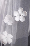 Deux-Tier Finger-Tip Longueur Voiles de mariée Avec fleurs à la main