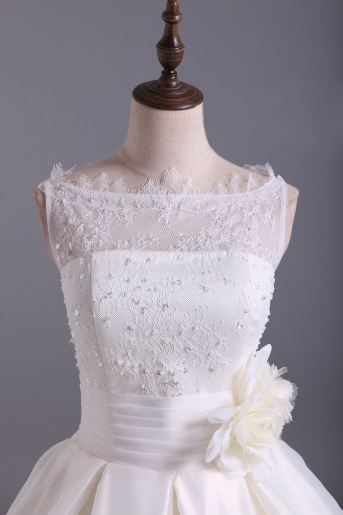 2024 dentelle romantique corsage d&#39;une robe de mariée en ligne Pick Up organza Jupe cathédrale train Avec Fleur