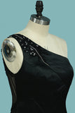 2024 Robes de bal d&#39;une épaule Satin avec perles Longueur de la sirène