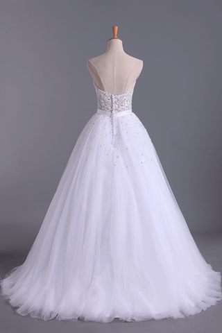 2022 robes de mariée robe de bal avec des perles Tulle Et Sash