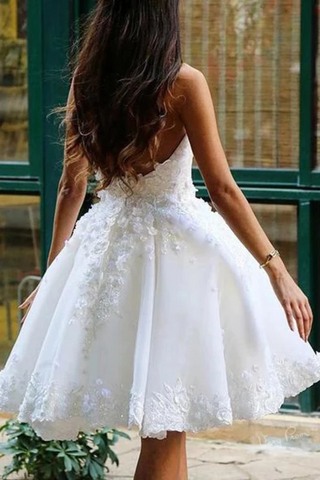 Une ligne v cou appliques perles robes de bal robes de mariée robes courtes